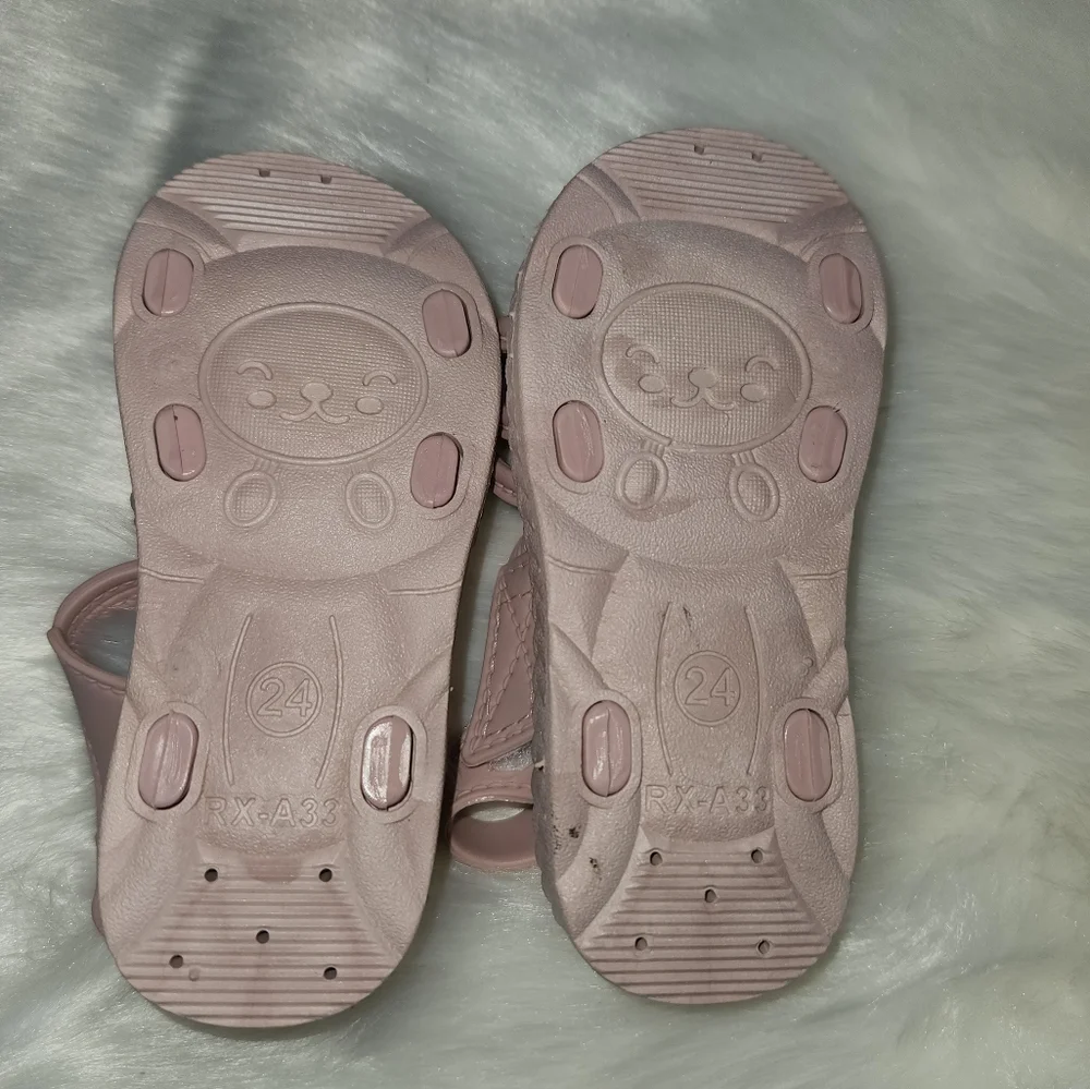 NWOT !! TODDLER SANDALS - Picture 3 of 7